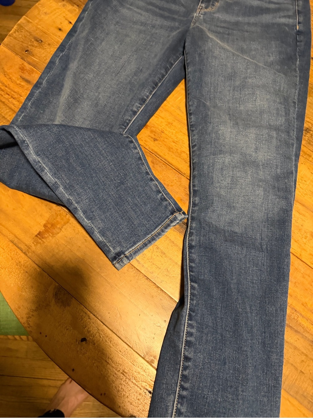 American Eagle Medium Blue Stretch Jeans - high rise next level stretch - Picture 2 of 8
